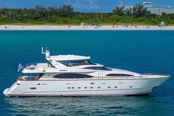 105' AZIMUT JACUZZI